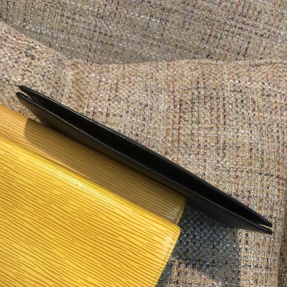 LOUIS VUITTON Black Taiga Leather Long Thin Bifold CC Wallet MI0025